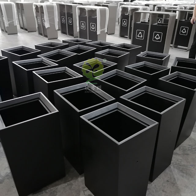 提升公共空間品質(zhì)，深圳金屬垃圾桶助你一臂之力